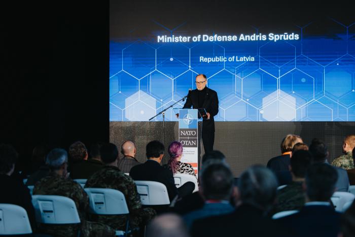 Aizsardzības ministrs