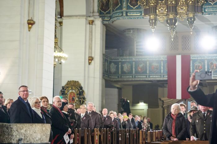 Amatpersonas dievkalpojumā