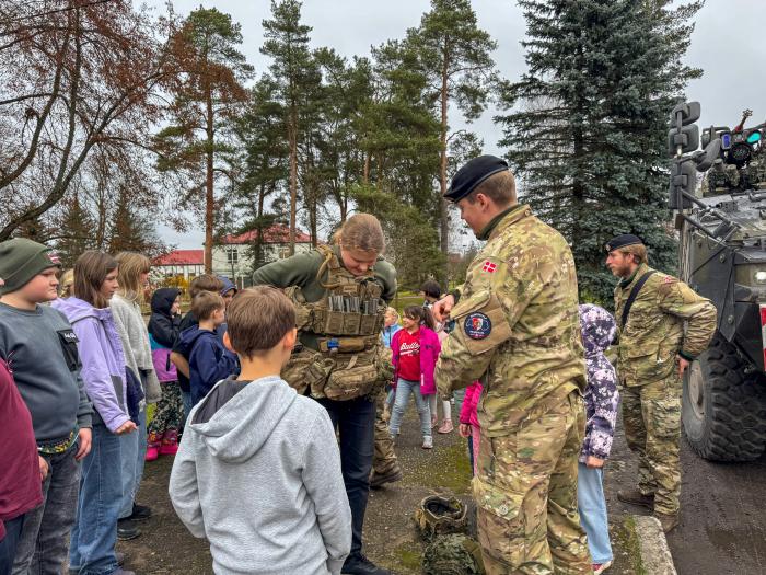 NATO Daudznacionālās brigādes Latvijā karavīri apmeklē Latvijas skolas / NATO Daudznacionālās divīzijas “Ziemeļi” štābs