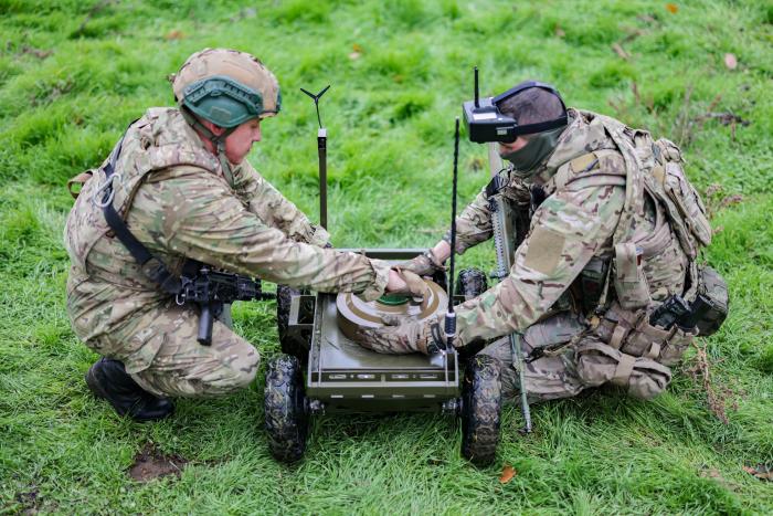 Okupantu dronu speciālisti