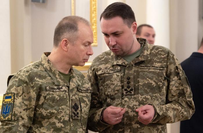 Budanovs ar Ukrainas bruņoto spēku komandieri