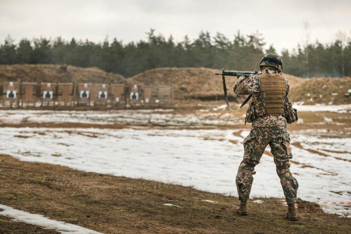 Zemessargu kaujas šaušanas apmācības poligonā "Meža Mackeviči" / srž. Ēriks Kukutis / NBS