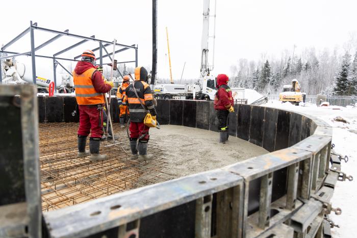 Pamatu liešana jaunajā ražotnē