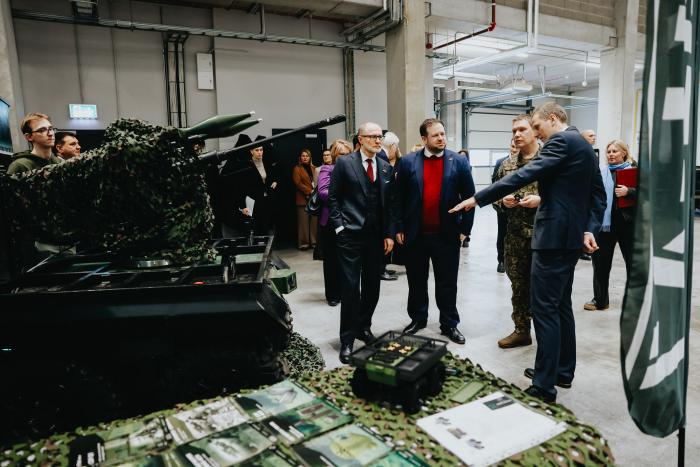 Ministri pie sauszemes autonomās sistēmas