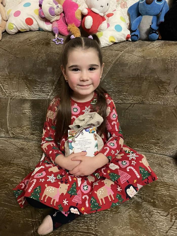 Karā cietušie Ukrainas bērni saņem AM saziedotās saldumu paciņas / "Uzņēmēji meram" / Elmārs Pļaviņš