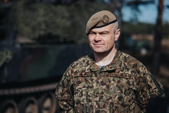 Diviziona komandieris