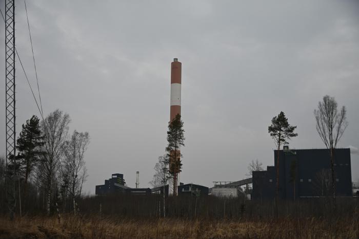 Foto: Drona trieciena vieta Igaunijas Auveres pilsētas termoelektrostacijas skurstenī / Sergei Stepanov / ERR.ee