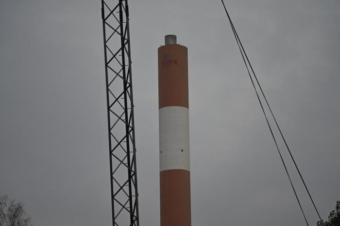 Drona trieciena vieta Igaunijas Auveres pilsētas termoelektrostacijas skurstenī