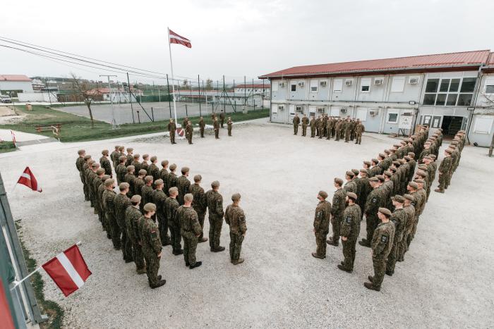 karavīri ierindā Kosovā