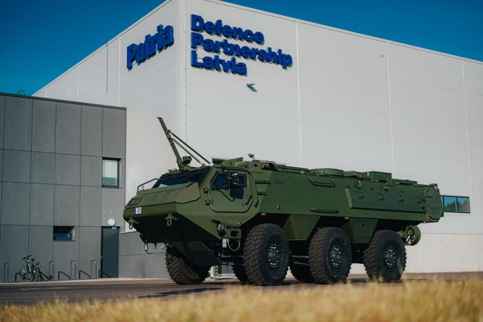 Uzņēmuma "Patria Latvija" Valmierā ražotais bruņutransportieris "Patria 6x6" / Armīns Janiks