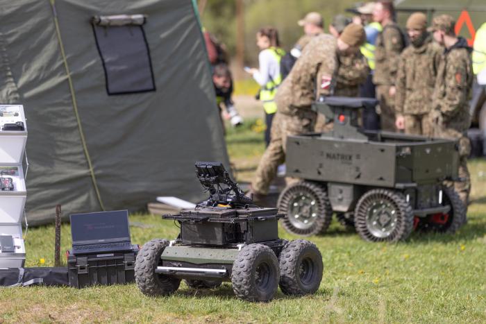 Sēlijas poligonā notiek mācības "Kristāla bulta", redzams "Natrix" drons