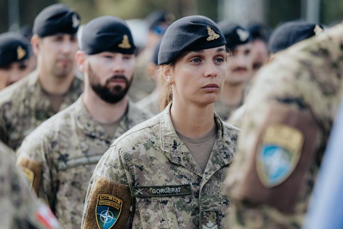 Daudznacionālās brigādes karavīri