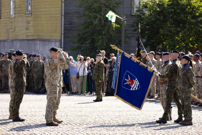  Vācijas un Nīderlandes korpuss (1 German-Netherlands Corps – 1GNC) oficiāli pārņem taktisko komandvadību pār NATO sauszemes spēkiem Latvijā un Igaunijā