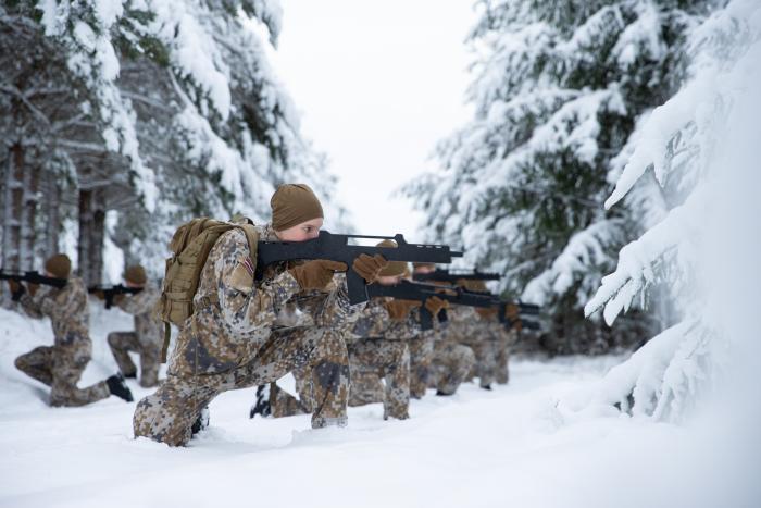 Kalpaka skolas kadetu pārgājiens ziemas apstākļos
