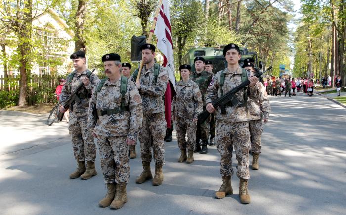 Jūrmalas pilsētas sezonas atklāšanas svētki. Piedalās Zemessardze. 2013. gada 17.maijā Foto: Normunds Mežiņš (Rekrutēšanas un jaunsardzes centrs)