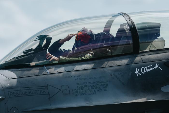 Turcijas iznīcinātāju F-16 nolaišanās aviācijas bāzē "Lielvārde" / Armīns Janiks / Aizsardzības ministrija