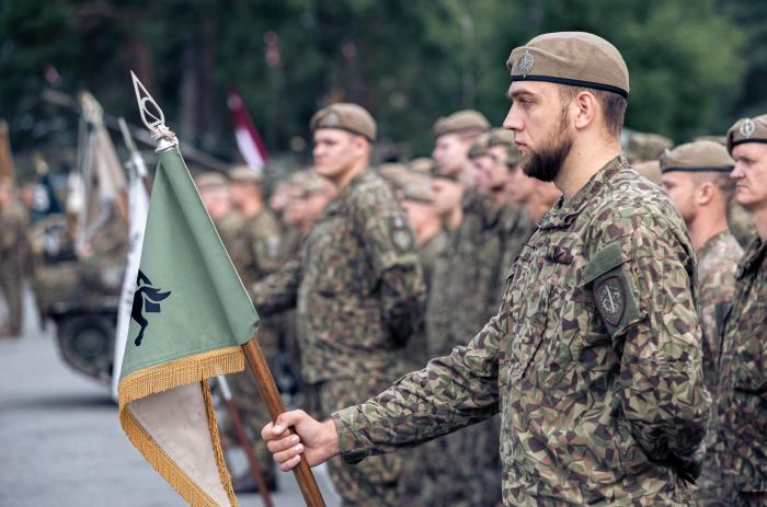Foto: Sauszemes spēku Mehanizēto kājnieku brigādes 20 gadu jubilejas pasākums / kaprālis K.Lejnieks / SzS MkBde