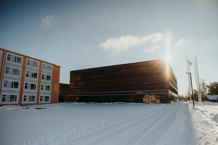 Skola no ārpuses