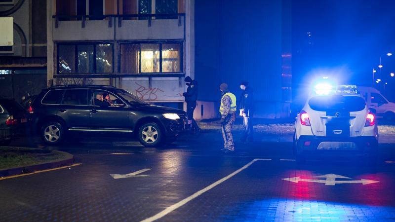 Zemessargi kopā ar policistiem veic patrulēšanu Rīgas ielās