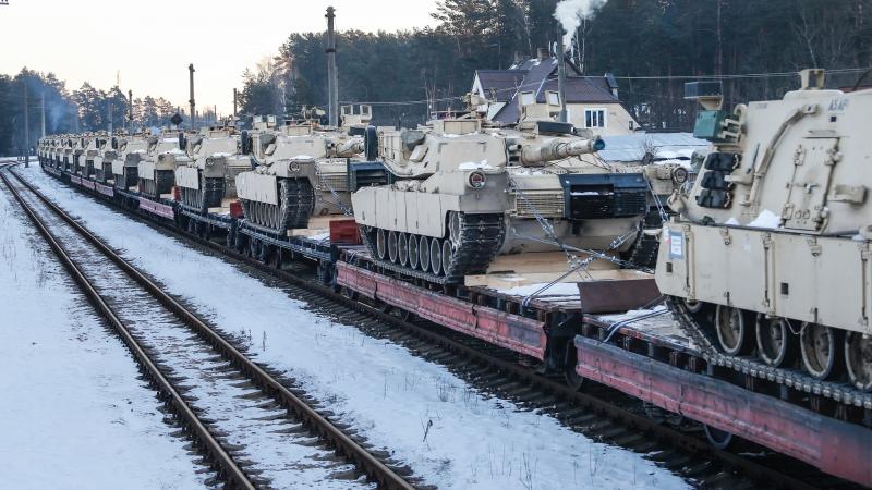 ASV armijas tanki Garkalnes stacijā Latvijā