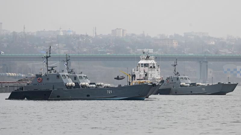 Pārvietotie Krievijas Kaspijas jūras flotiles desantkuģi Rostvā pie Donas