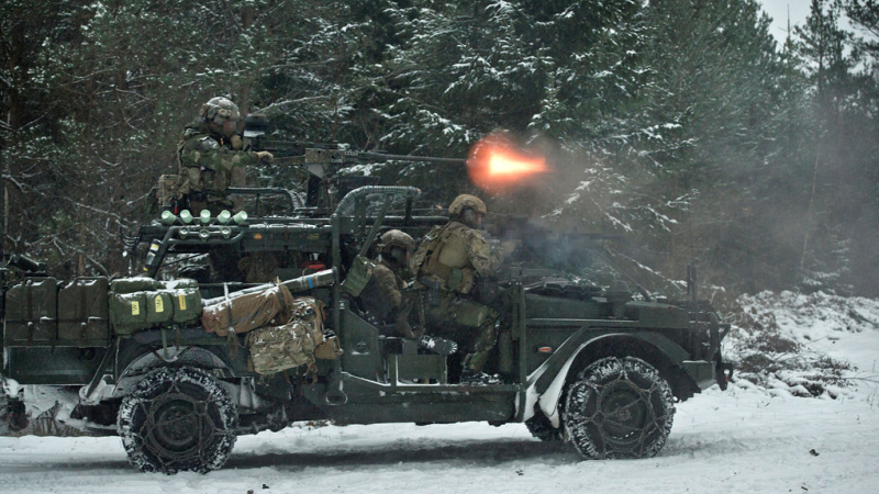 Zviedrijas Bruņoto spēku speciālo uzdevumu kaujinieki mācībās