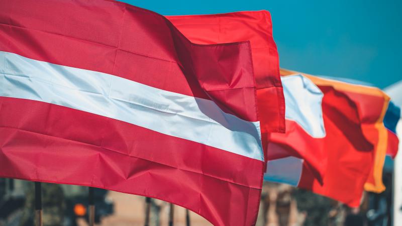 Latvijas un sabiedroto valstu karogi