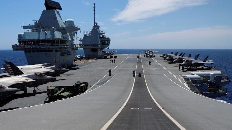 Lielbritānijas lidmašīnu bāzes kuģis "HMS Queen Elizabeth"