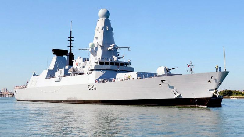 Lielbritānijas iznīcinātājkuģis "HMS Defender"