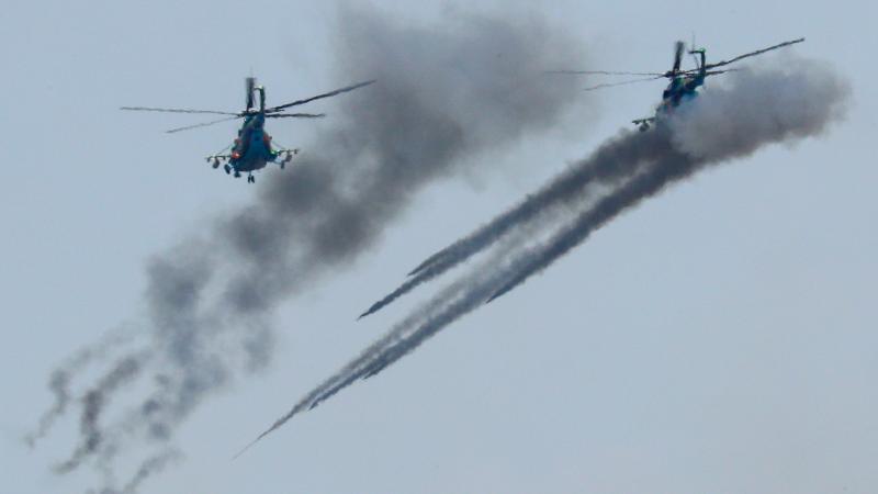 Krievijas helikopteri Mi-8 veic raķešu triecienus