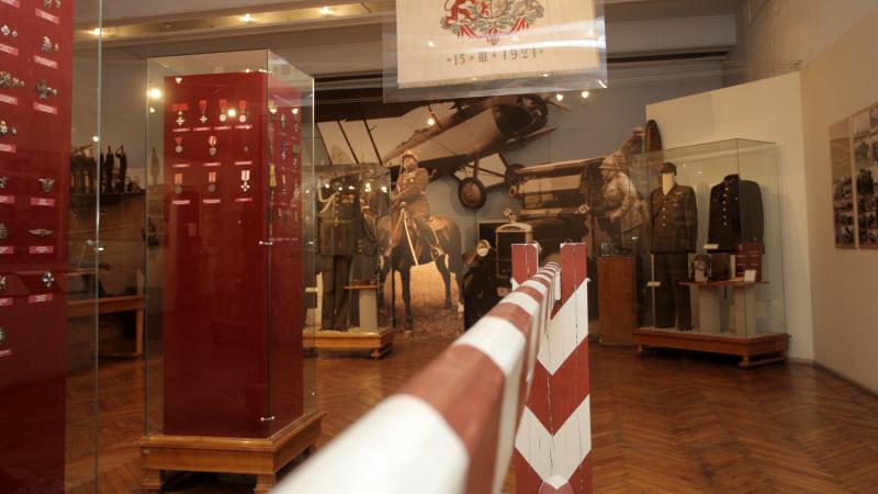Latvijas Kara muzeja ekspozīcija