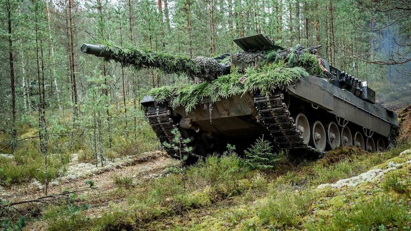Foto: "Leopard A1" tanks mācībās Lietuvā