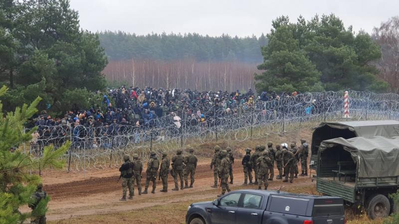 Polijas robežsargi un karavīri apsargā valsts robežu ar Baltkrieviju