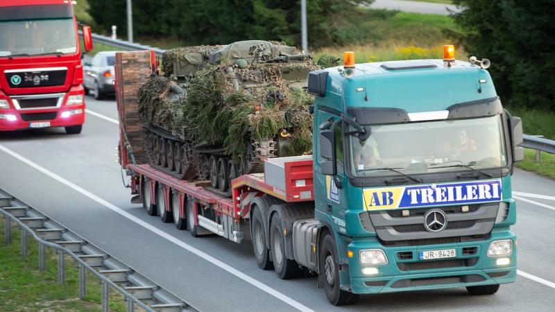 NBS militārās tehnikas pārvietošana