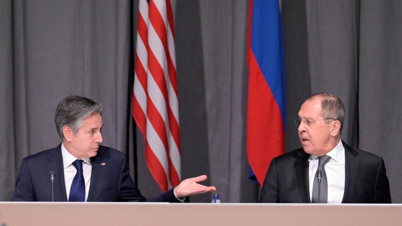 ASV valsts sekretārs Entonijs Blinkens un Krievijas ārlietu ministrs Sergejs Lavrovs
