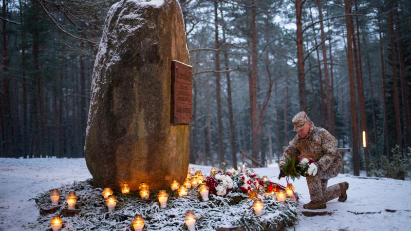 Ziemassvētku kaujās kritušo latviešu strēlnieku piemineklis Ložmetējkalnā