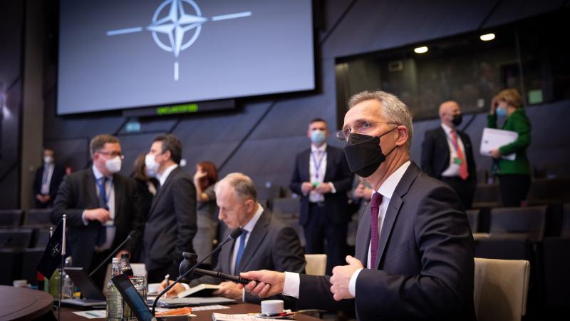 NATO aizsardzības ministru tikšanās Briselē