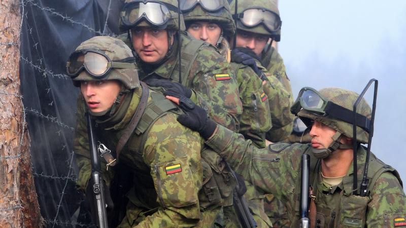 Lietuvas karavīri mācībās