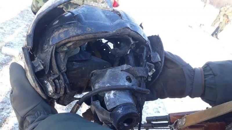 Ukrainas bruņoto spēku notriektās Krievijas okupācijas spēku kaujas lidmašīnas mirušā pilota ķivere