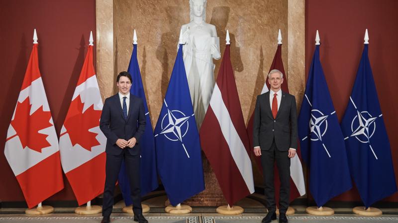 Kanādas premjerministrs Džastins Trudo un Ministru prezidents Krišjānis Kariņš