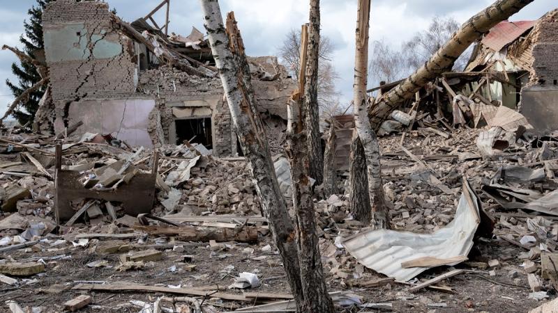 Nopostītas mājas pēc krievu okupantu bombardēšanas/Maks Levin