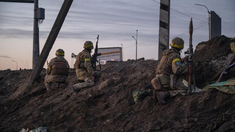 Ukrainas karavīi gatavojas karo pret Krievijas iebrucējiem