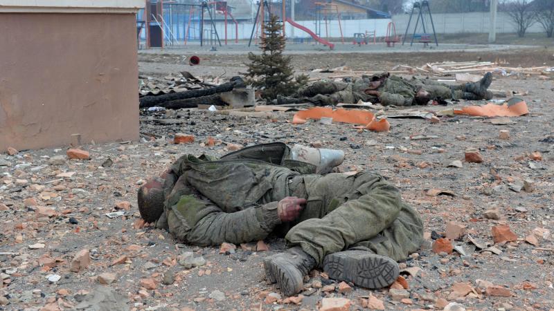 Nogalinātie krievu okupanti netālu no Harkivas