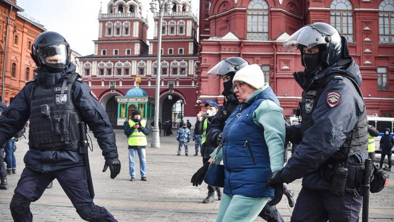 Pretkara aktīvistu apcietināšana Maskavā