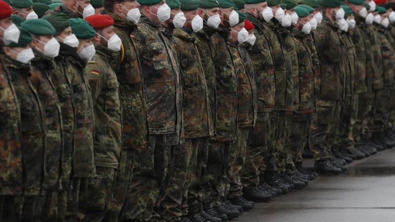 Vācijas vadītās NATO paplašinātās klātbūtnes kaujas grupas Lietuvā karavīri