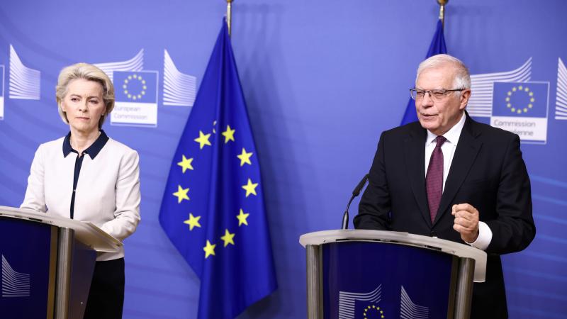Eiropas Komisijas (EK) prezidente Urzula fon der Leiena un Eiropas Savienības (ES) augstākais pārstāvis ārlietās un drošības politikā Žuzeps Borels