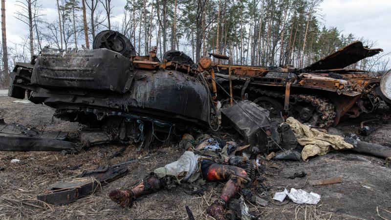 Iznīcināti Krievijas okupācijas spēku militārā tehnika un karavīrs