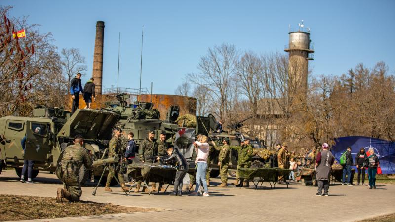 Militārās tehnikas izstāde