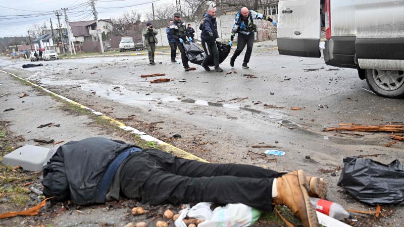 Krievu okupantu nogalinātie civiliedzīvotāji Ukrainas pilsētā Bučā