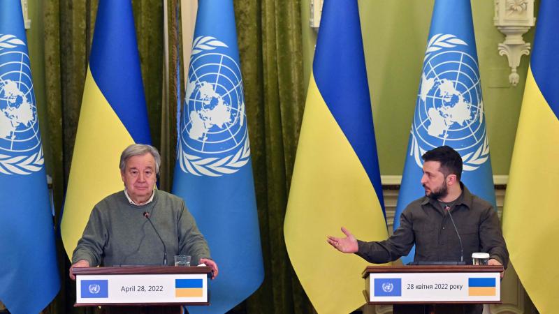 ANO ģenerālsekretārs Antoniu Gutērrešs un Ukrainas prezidents Volodimirs Zelenskis